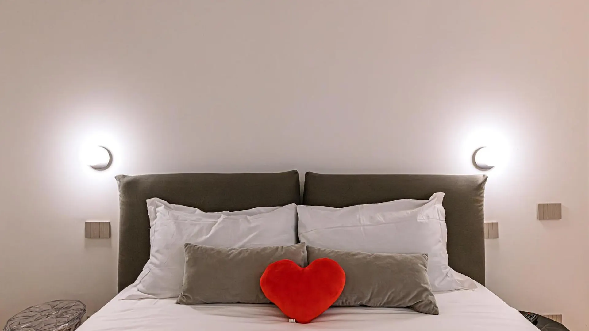 Trastevere Luxury Apartment Rome Italy